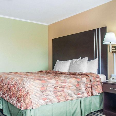 Amherst Inn & Suites Buitenkant foto