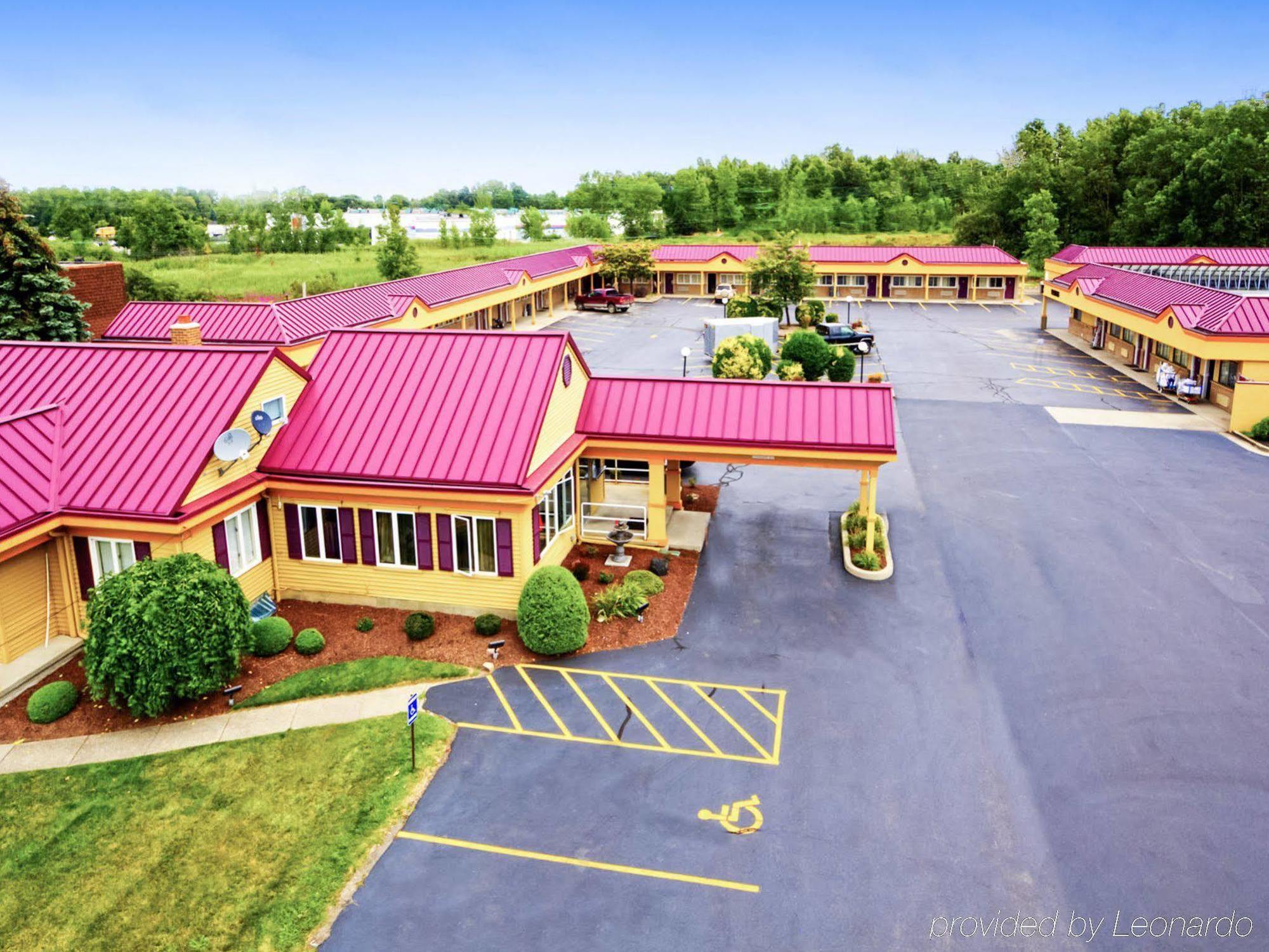 Amherst Inn & Suites Buitenkant foto
