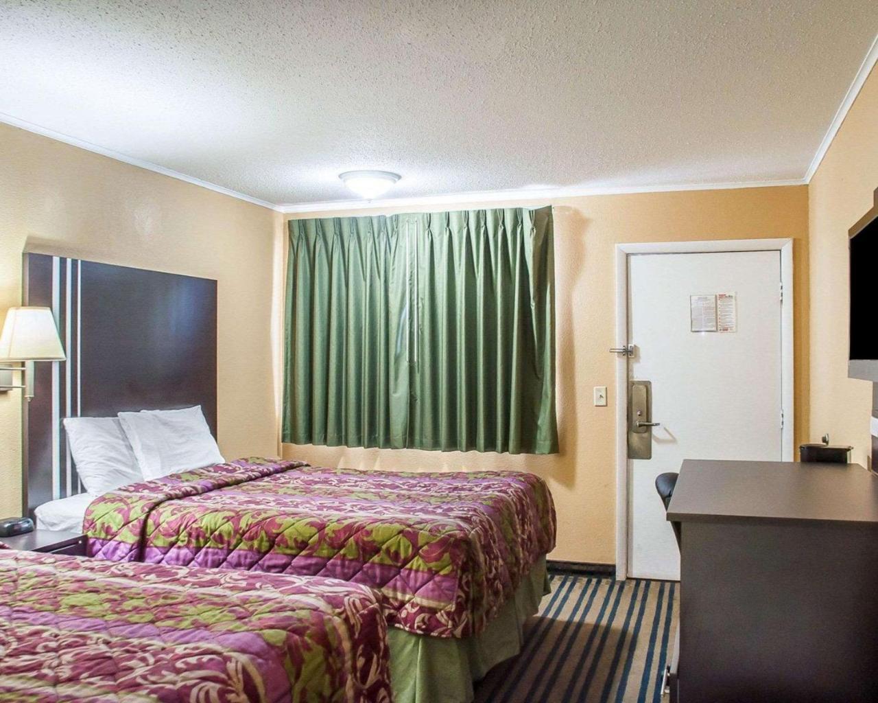 Amherst Inn & Suites Buitenkant foto