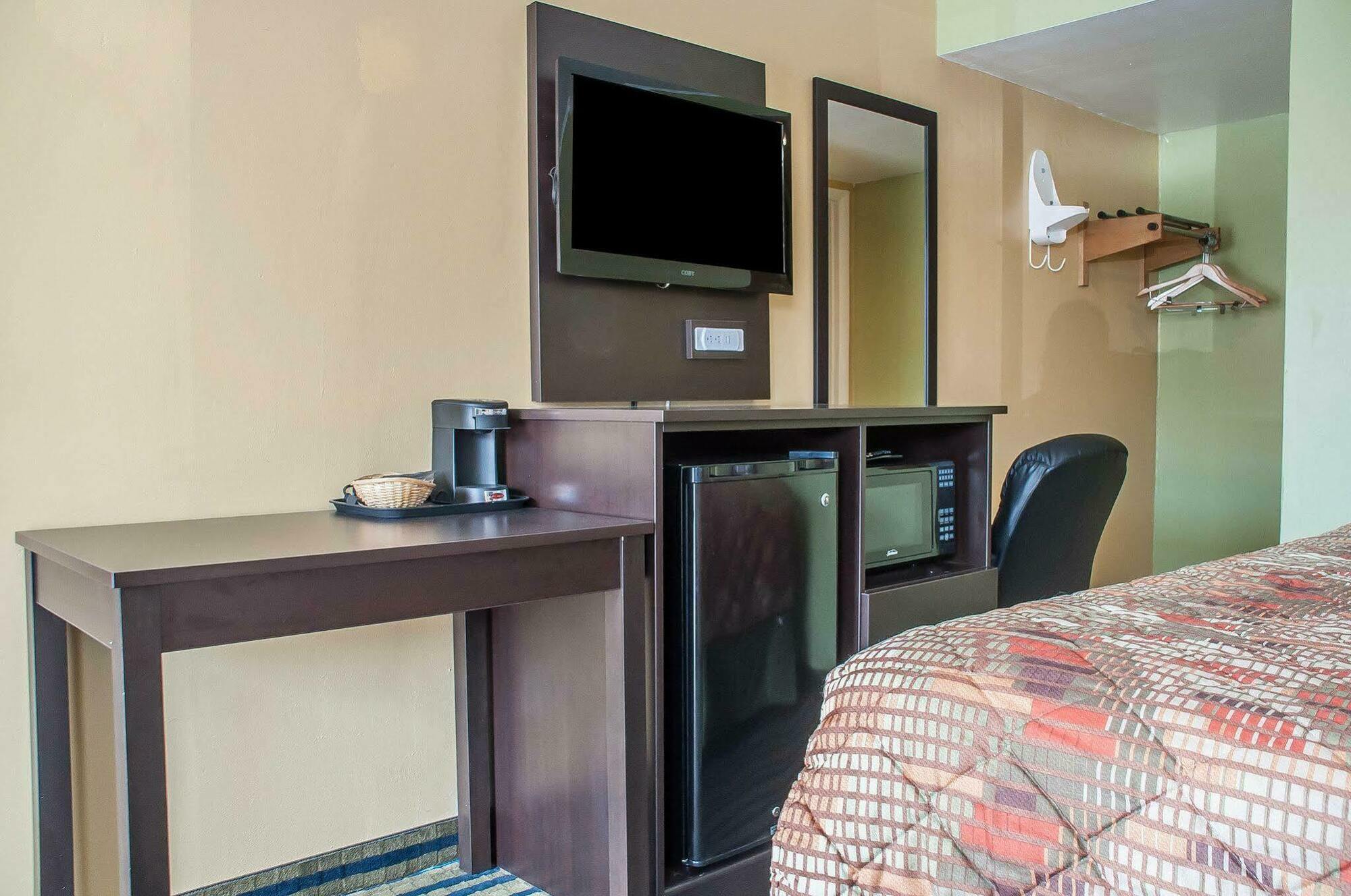 Amherst Inn & Suites Buitenkant foto